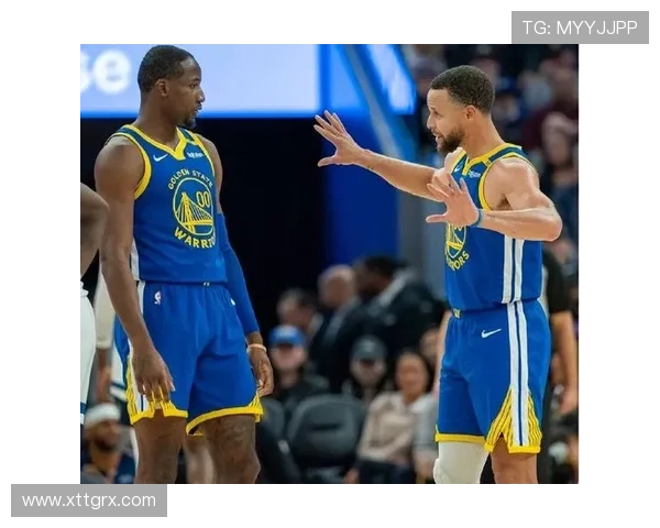 库明加面临两难选择:接受790万短约或冒巨大风险离开勇士 库明加面临两难选择:接受790万短约或冒巨大风险离开勇士